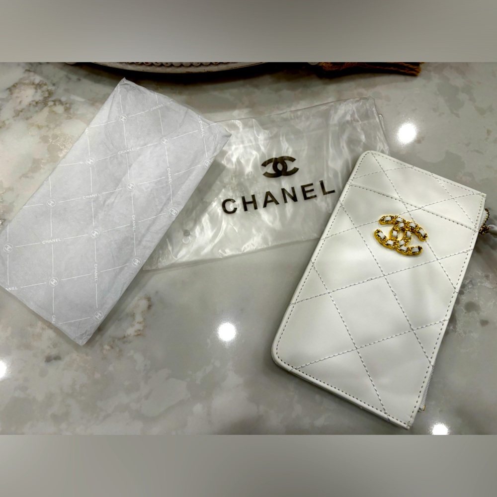 GWP CHANEL White Long Wallet - Vegan/faux leather